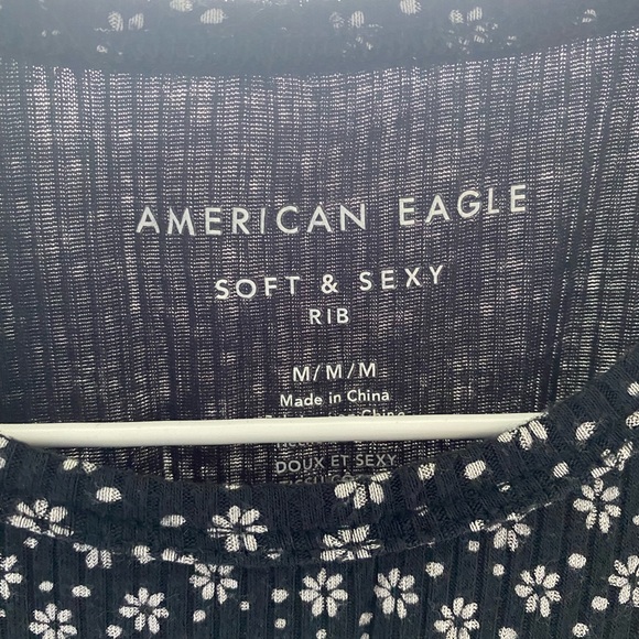 AE Black Floral Baby Tee - Picture 2 of 4